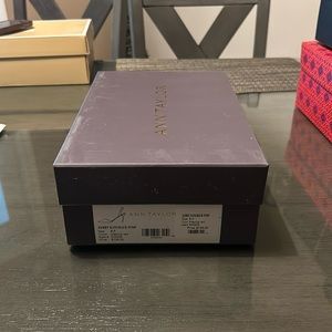 Ann Taylor, Kerry Slingback Pump, Blazing Red, Size 8.5